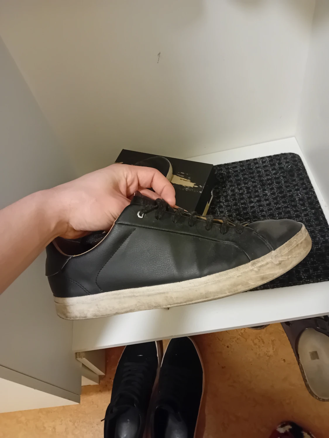 Svarta sneakers från Race Marine i skinn med snörning - 1