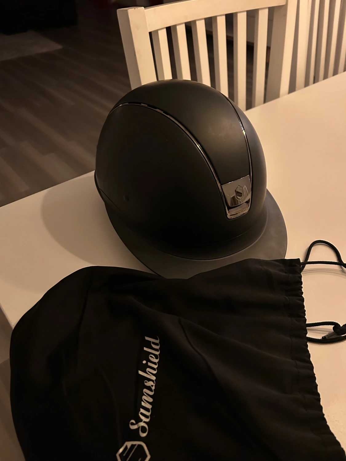 Svart ridhjälm från Samshield - 3