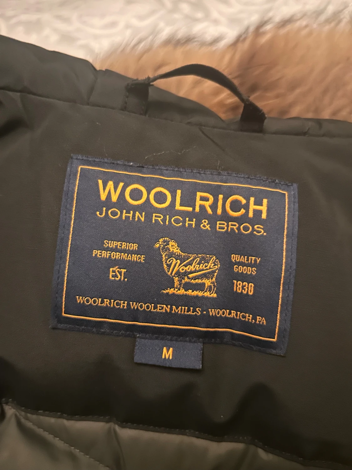 Svart parkas Woolrich med päls - 1