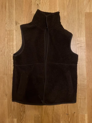 Väst från bikbok  - Helt ny väst från bikbok endast testat