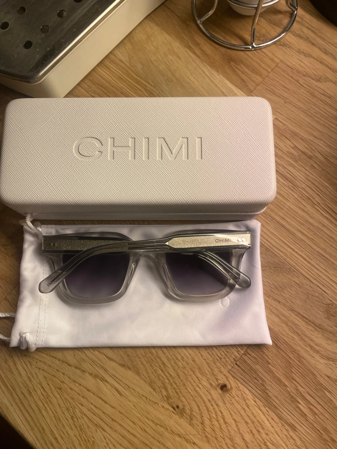 Grå CHIMI solglasögon modell 04 - 1