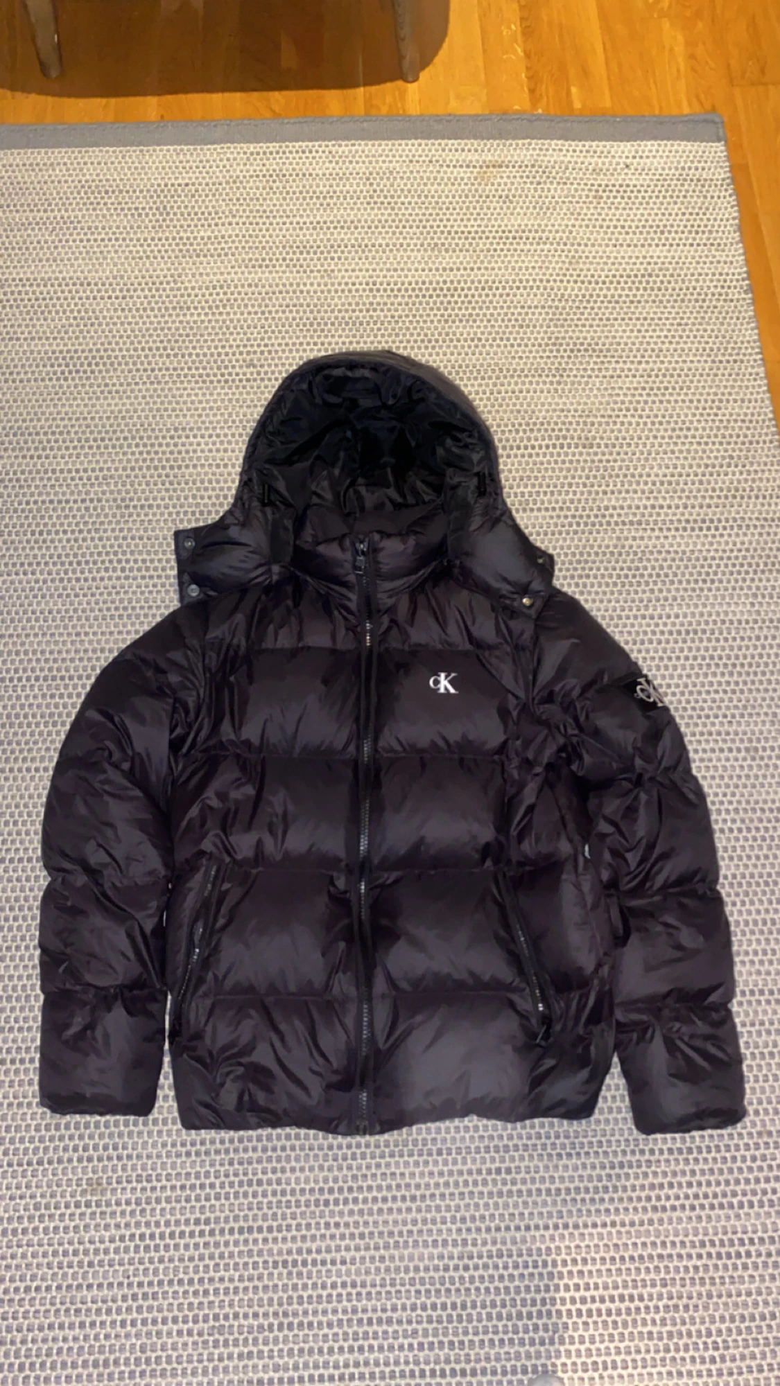 Svart pufferjacka från Calvin Klein - 1