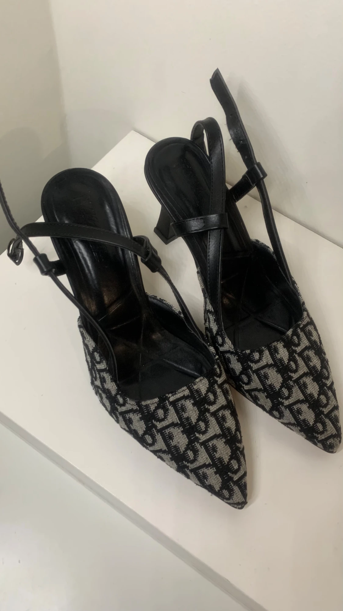 Svarta pumps / klackskor - 1