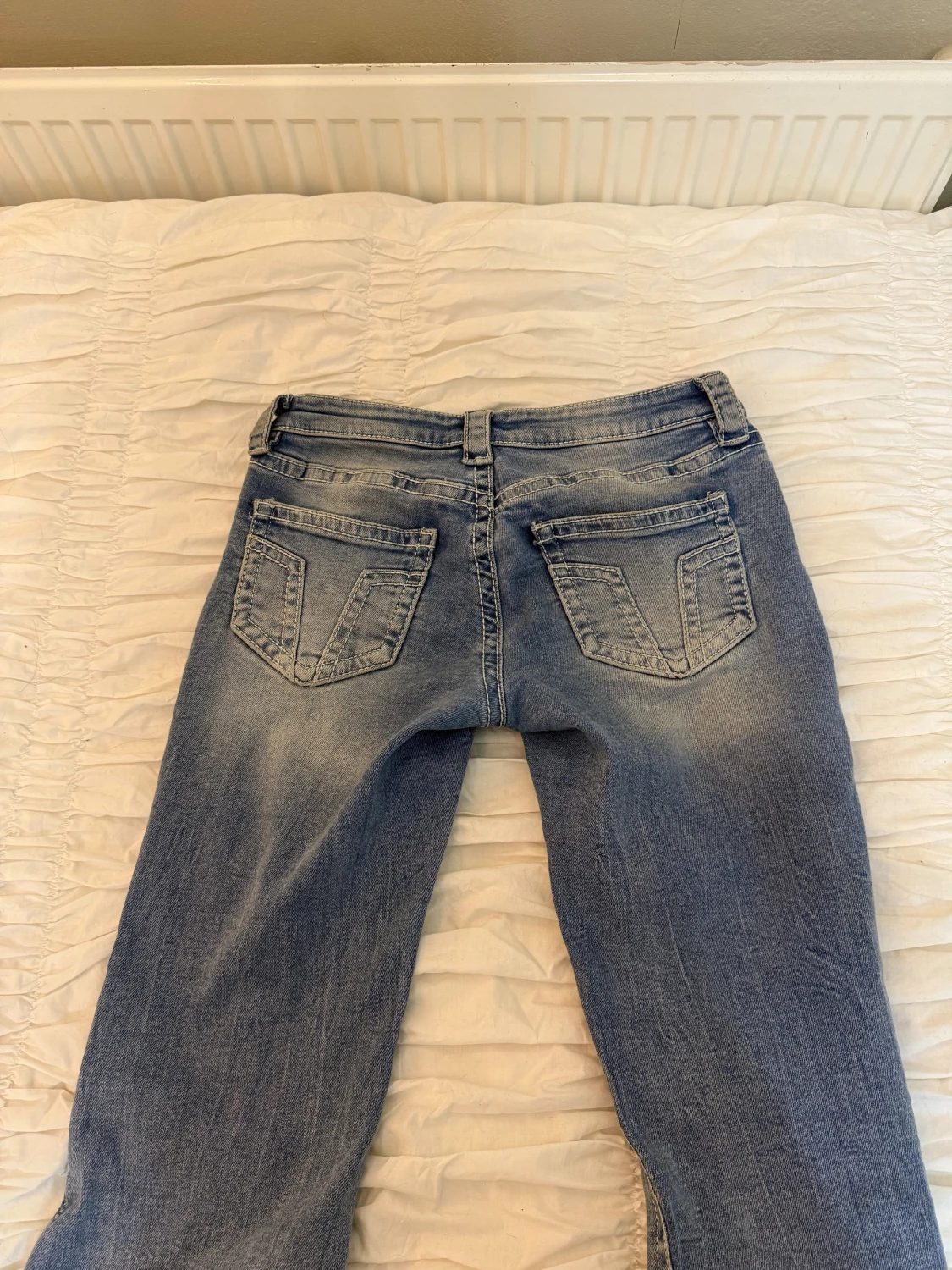 Blå bootcut jeans från Gina tricot  - 1