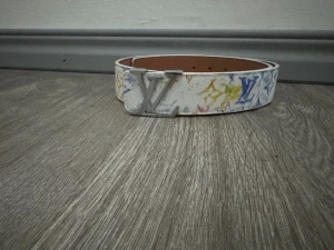 Nytt bälte - Helt ny bälte 