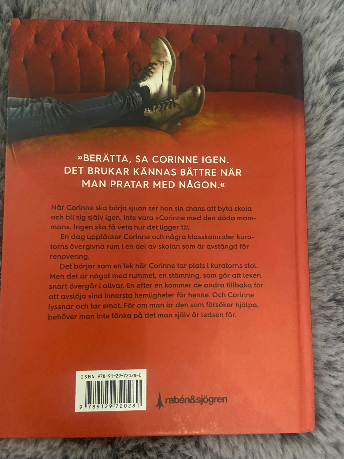 Hon vet allt om oss - 1