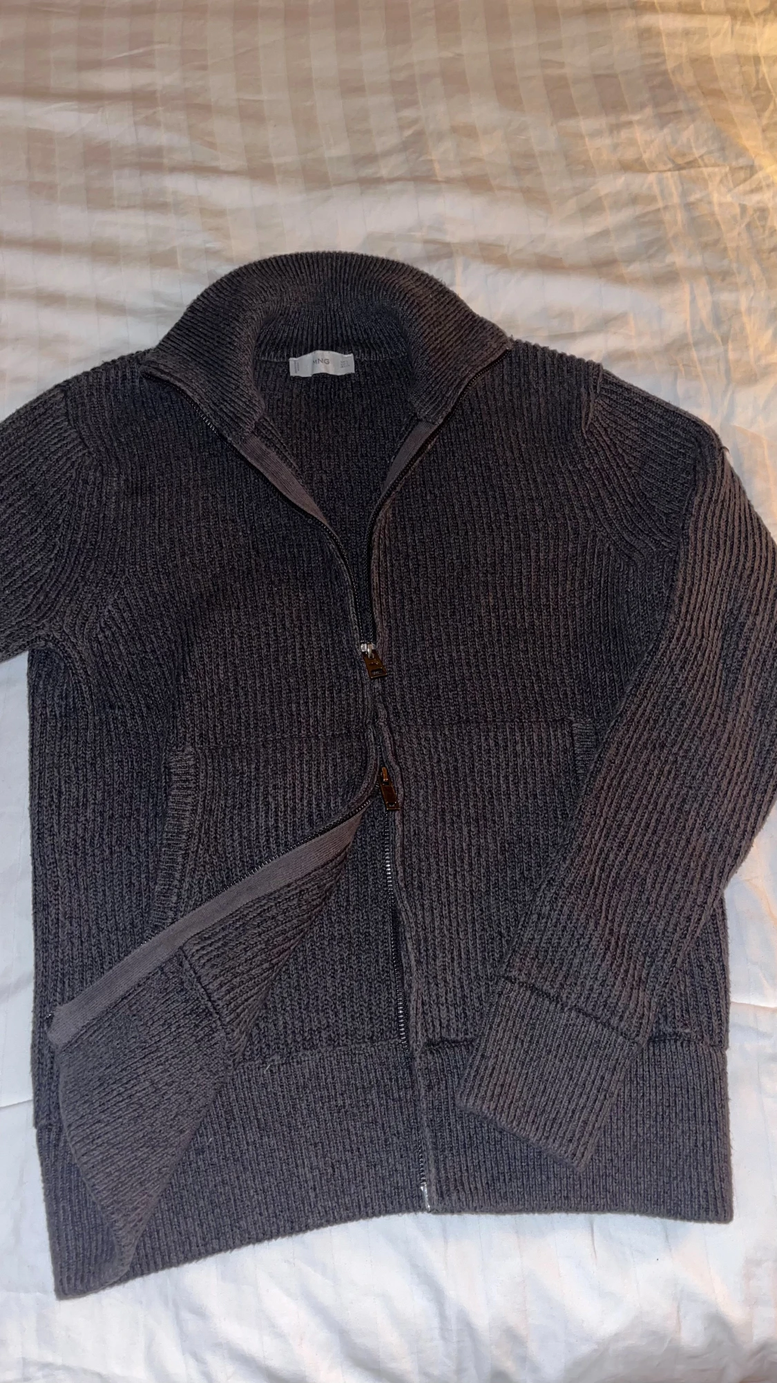 Mörkbrun stickad kofta från Mango - 1