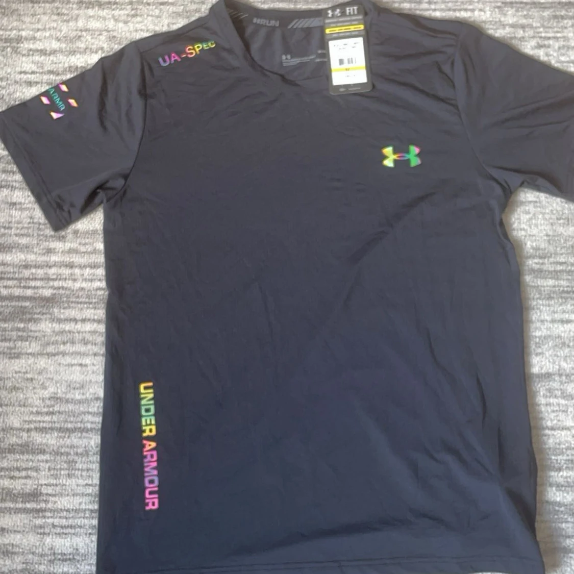 Svart lysande Under Armour t-shirt  - 1