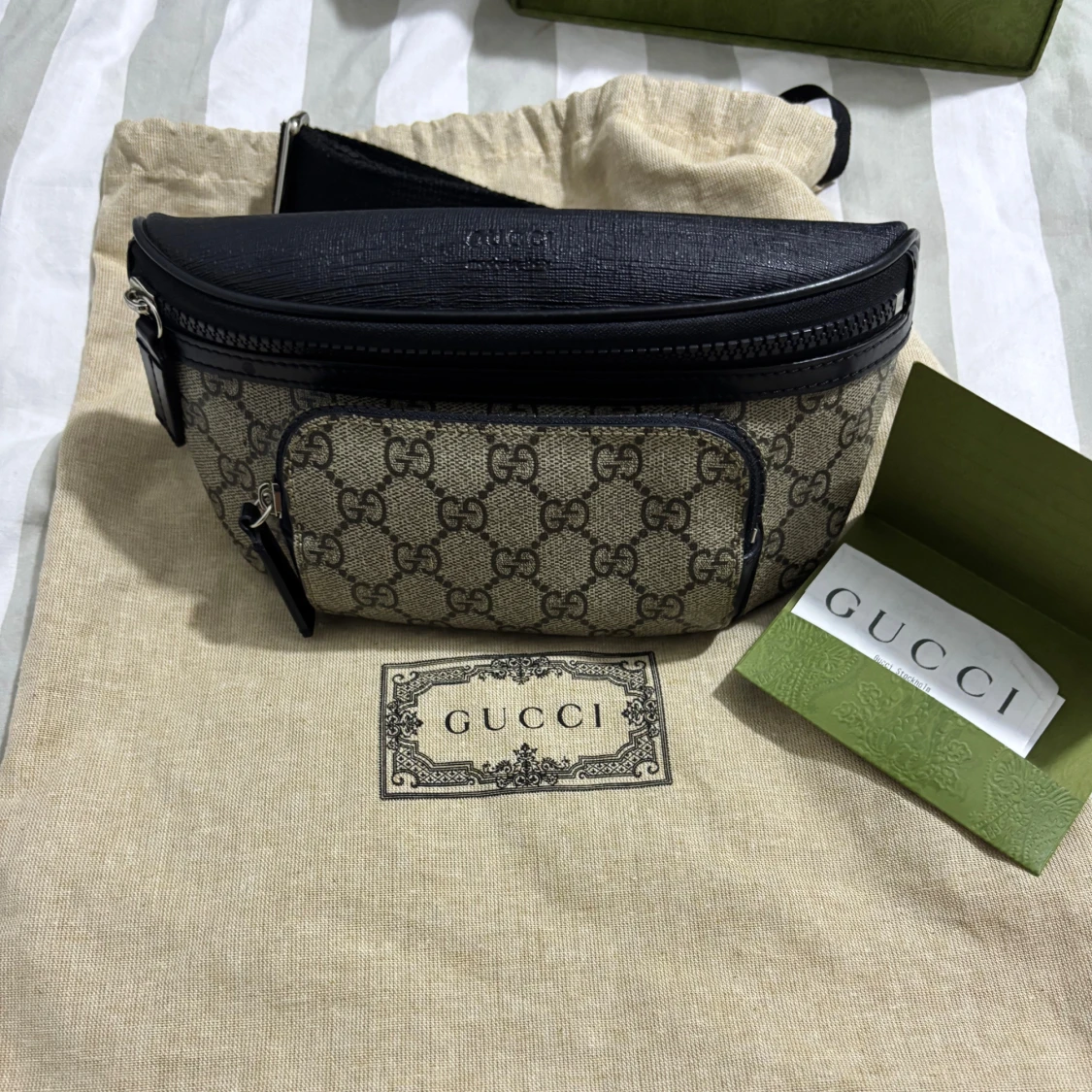 Gucci magväska
