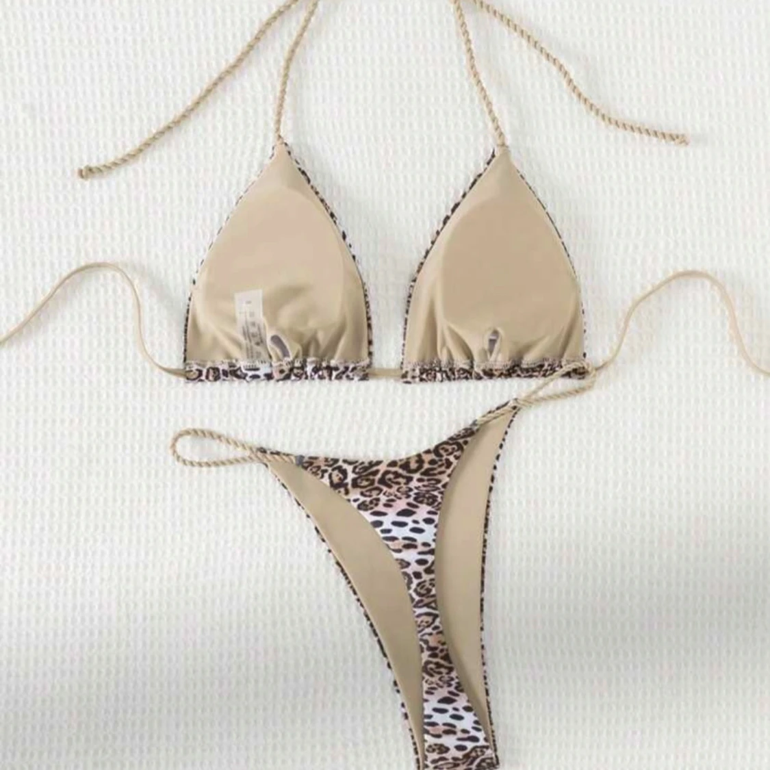 Leopardmönstrad bikini med snörning - 1