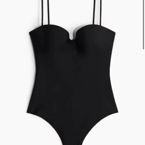 Svart body från h&m - Body från h&m! Bara prövad☺️