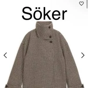 Rutig kappa med hög krage - Söker den här arket jackan i storlek xxs/xs, hör gärna av er med prisförslag om ni säljer 