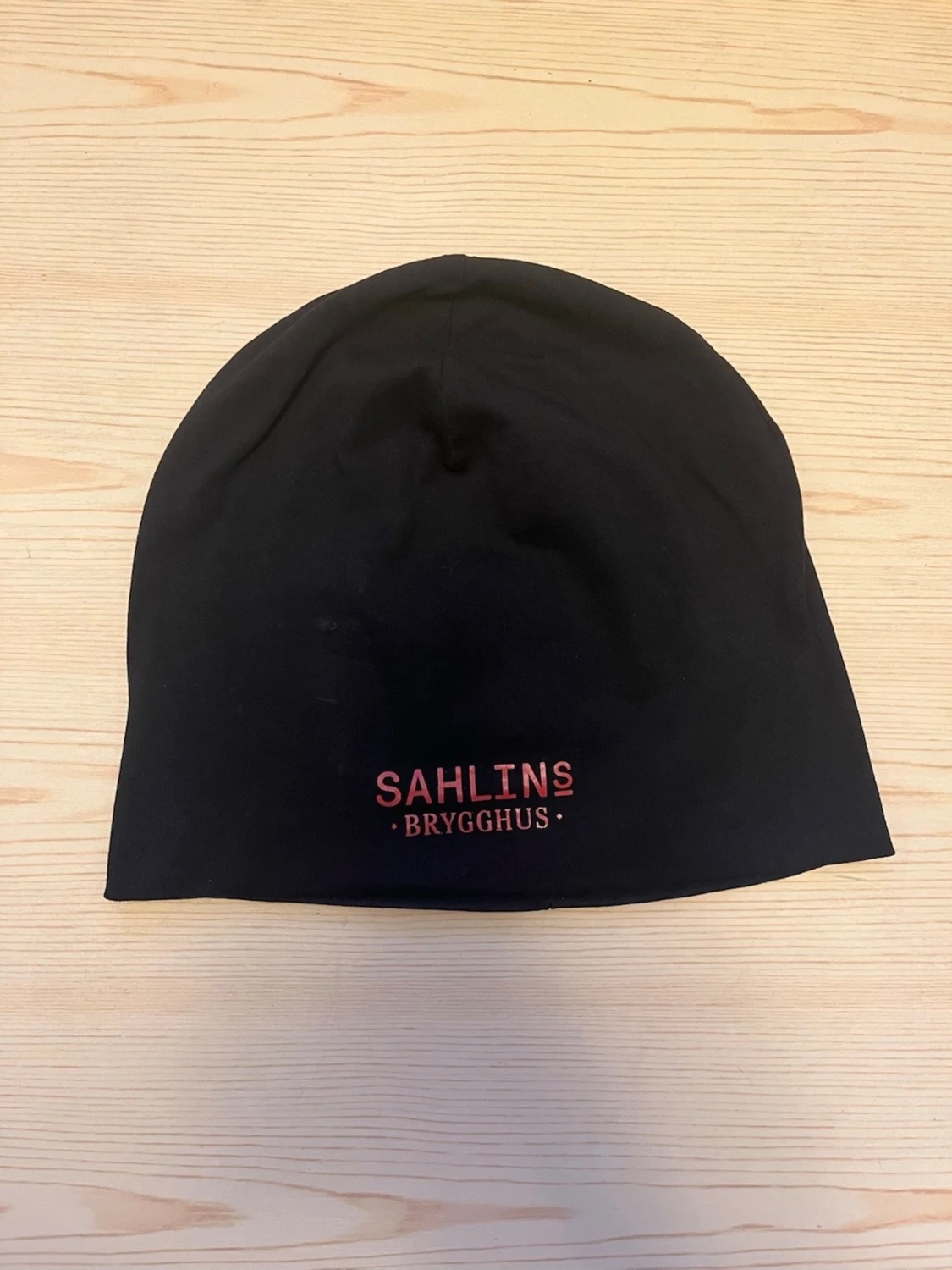 Svart tränings mössa Sahlins Brygghus