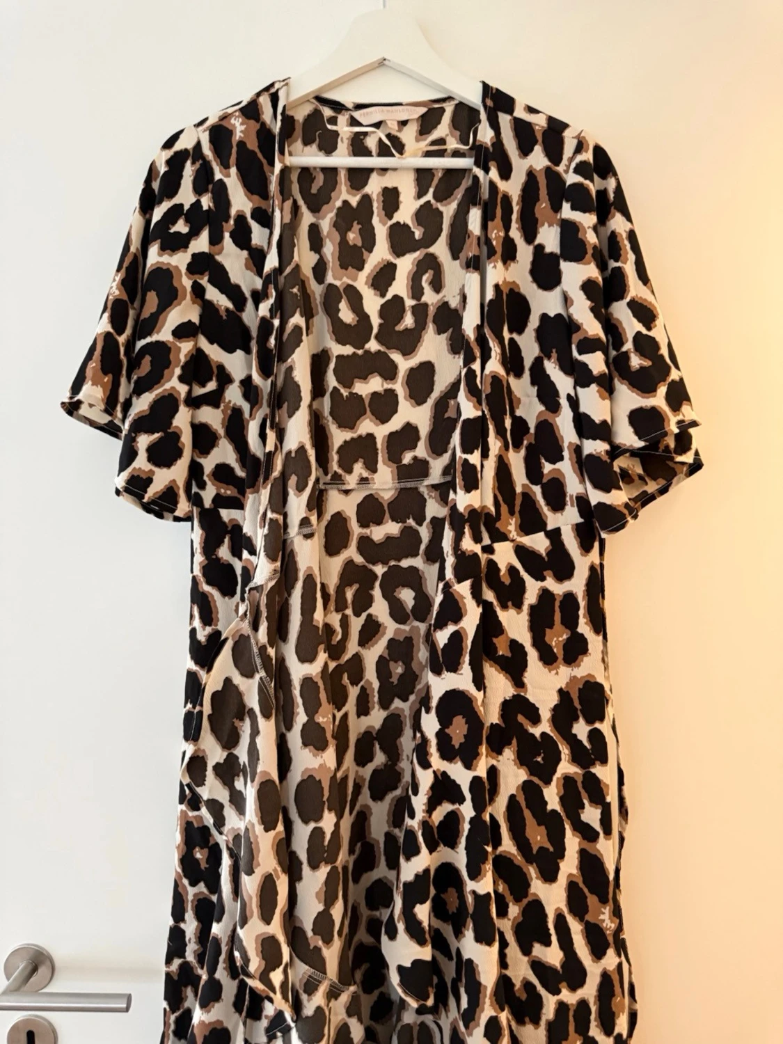 Leopardmönstrad omlottklänning - 2