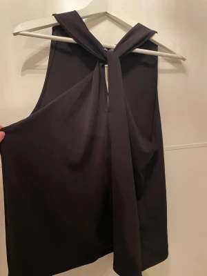 Svart festtop - Helt ny