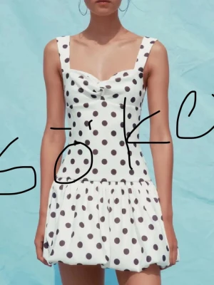 SÖKER! - jag söker denna prickiga klänning från Zara i storlek XS