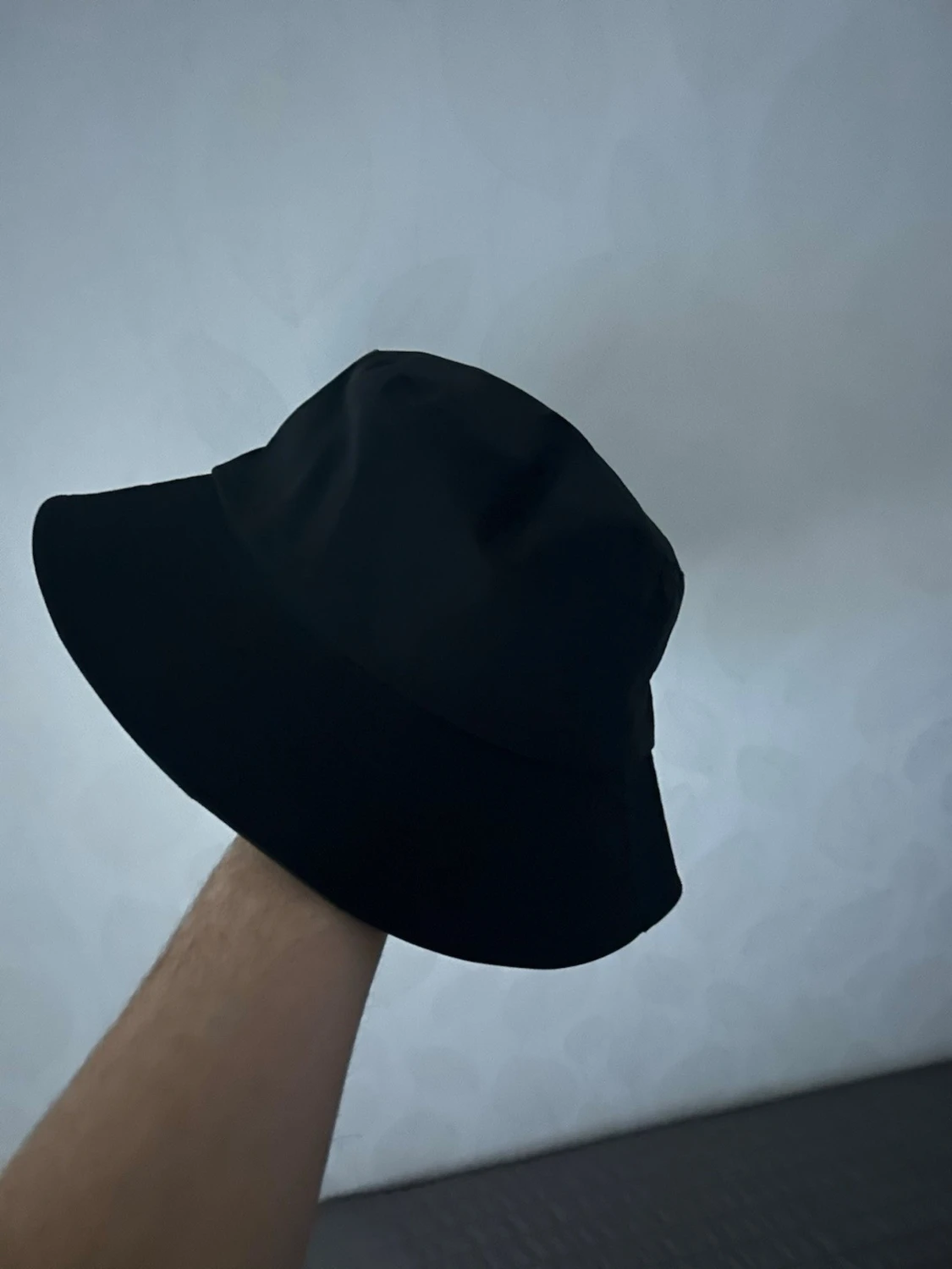 Svart bucket hat från Prada - 1