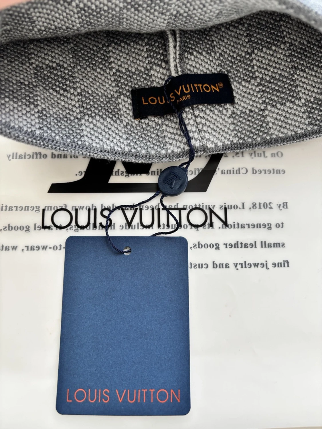 Grå rutig mössa - 1