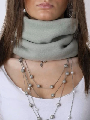 Buff - LISBON - Jättefin, varm och skön buff i en pistachio grön färg! Buffen är i polarfleece och är sydd för hand. Passar perfekt för lite kyligare dagar! Vid frågor eller funderingar är det bara att skicka ett meddelande!