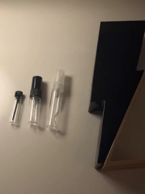 Ch bad boy EDT - Samples på  CH bad boy EDT 1ml 20kr 3ml 55 5ml 80kr