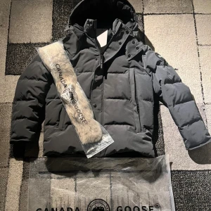 Canada Goose Wyndham  - Storlek:M endast testad