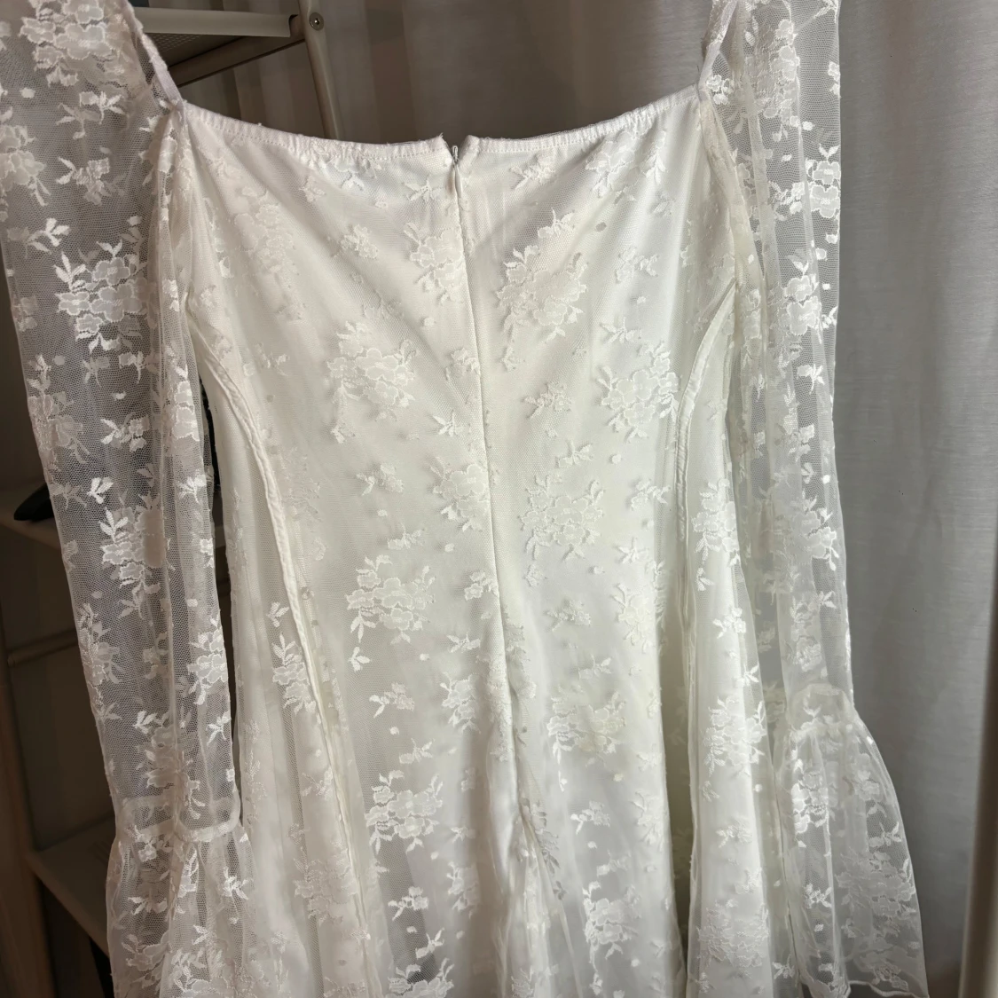 Vit spetsklänning  - 3