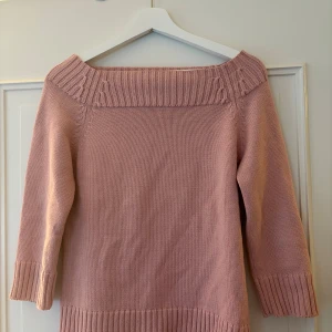 Stickad tröja - Stickad kortärmad / trekvartsärmad tröja från miss H. 