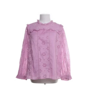 blus  - söt rosa blus som tyvärr inte kommer till användning💞💞