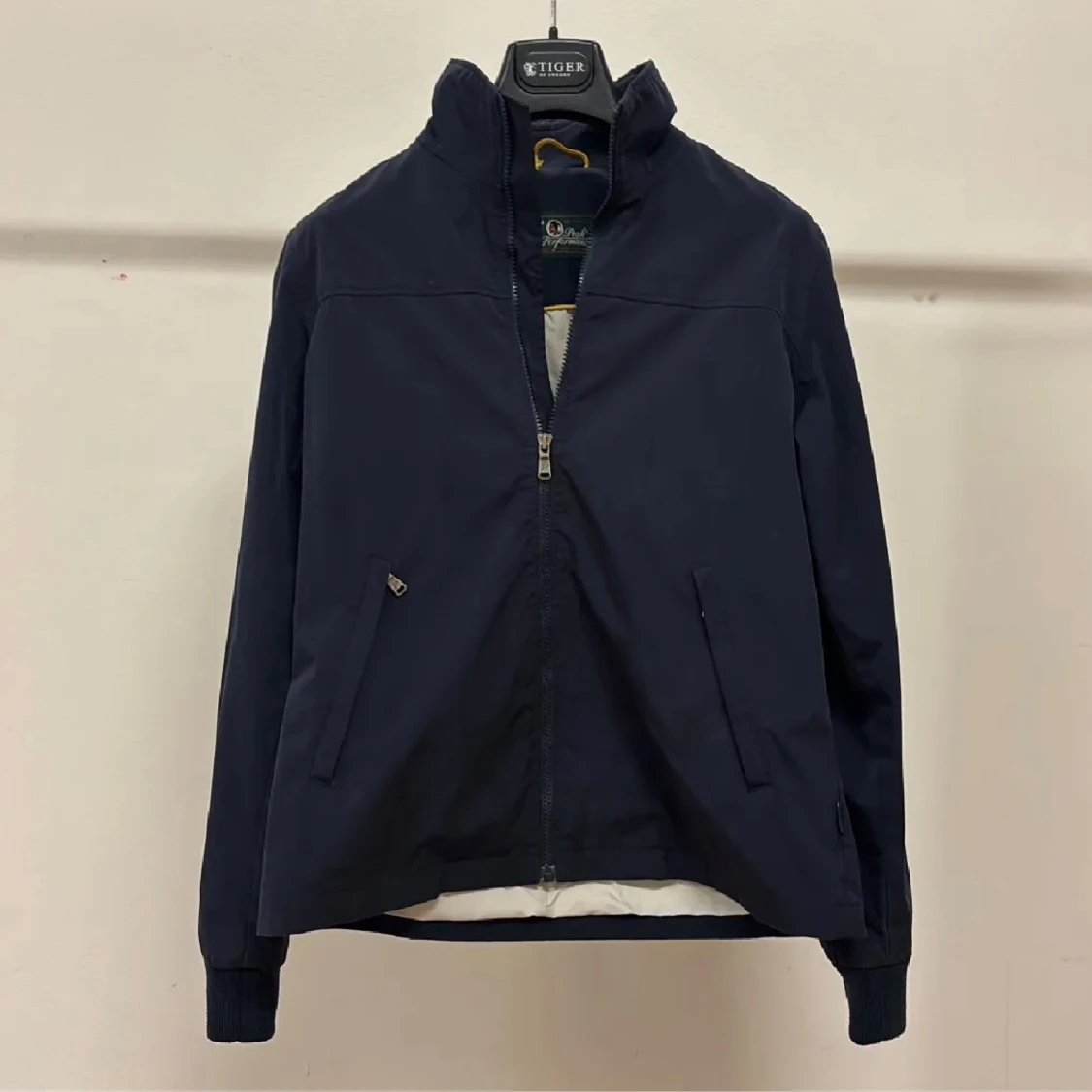 Mörkblå vindjacka Peak Performance M