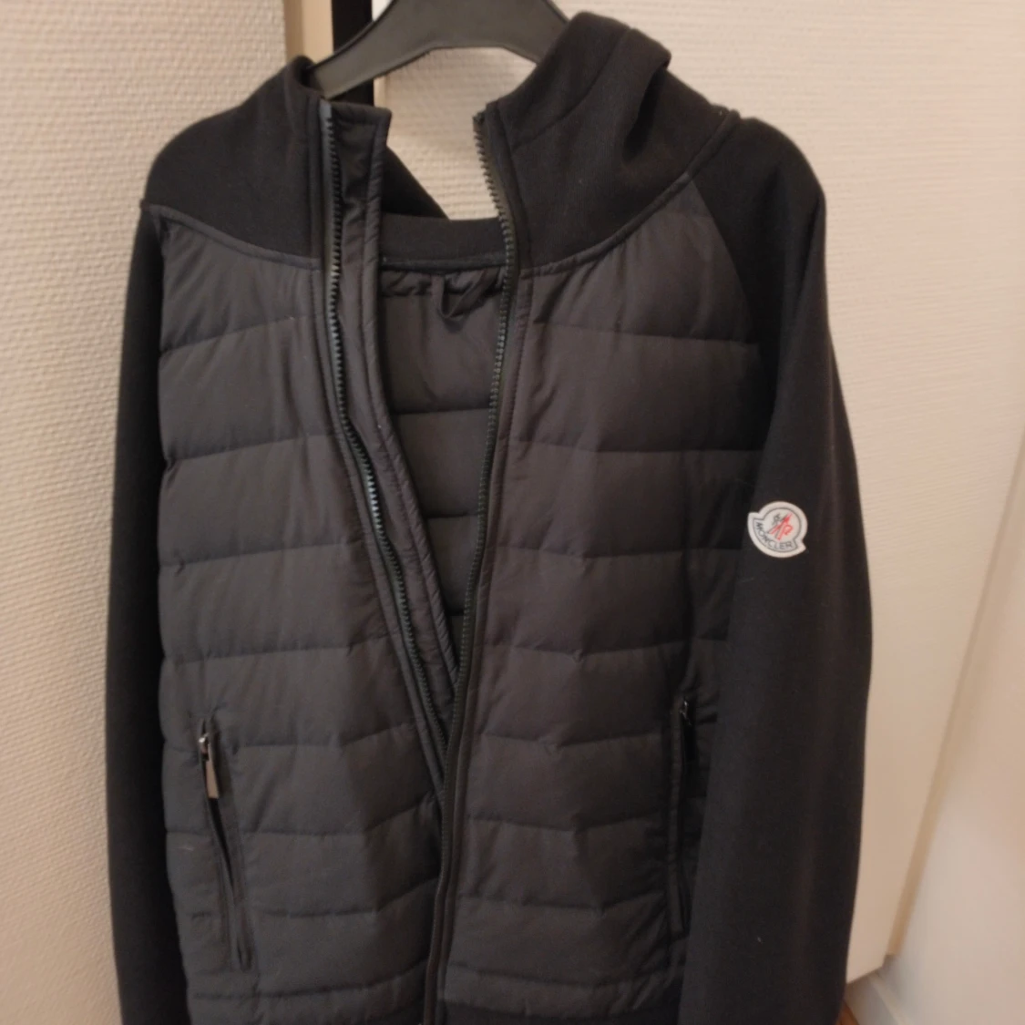 Svart cardigan från Moncler