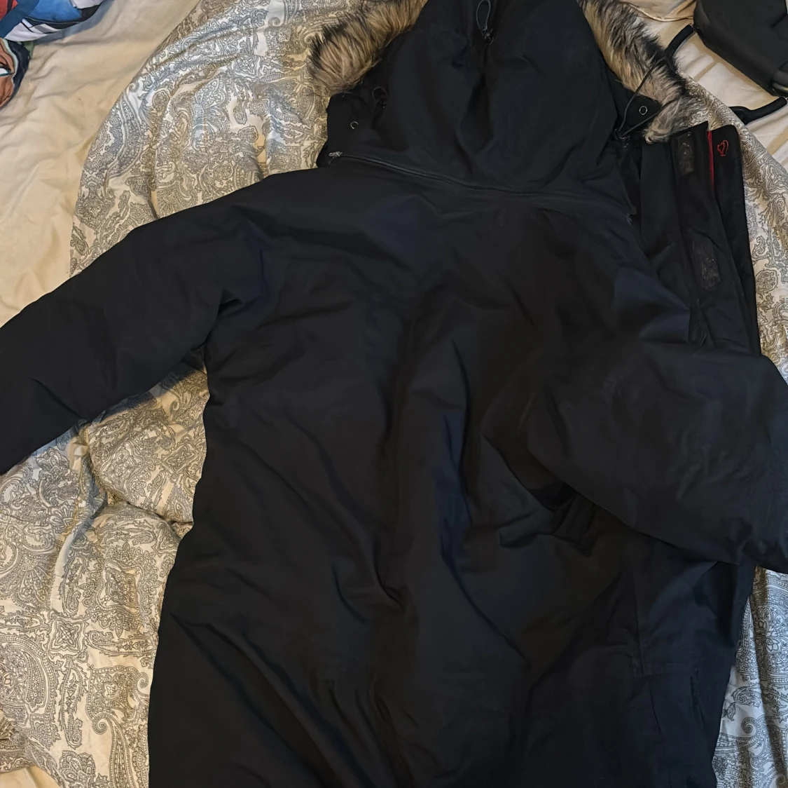 Svart parkajacka från Fjällräven - 2