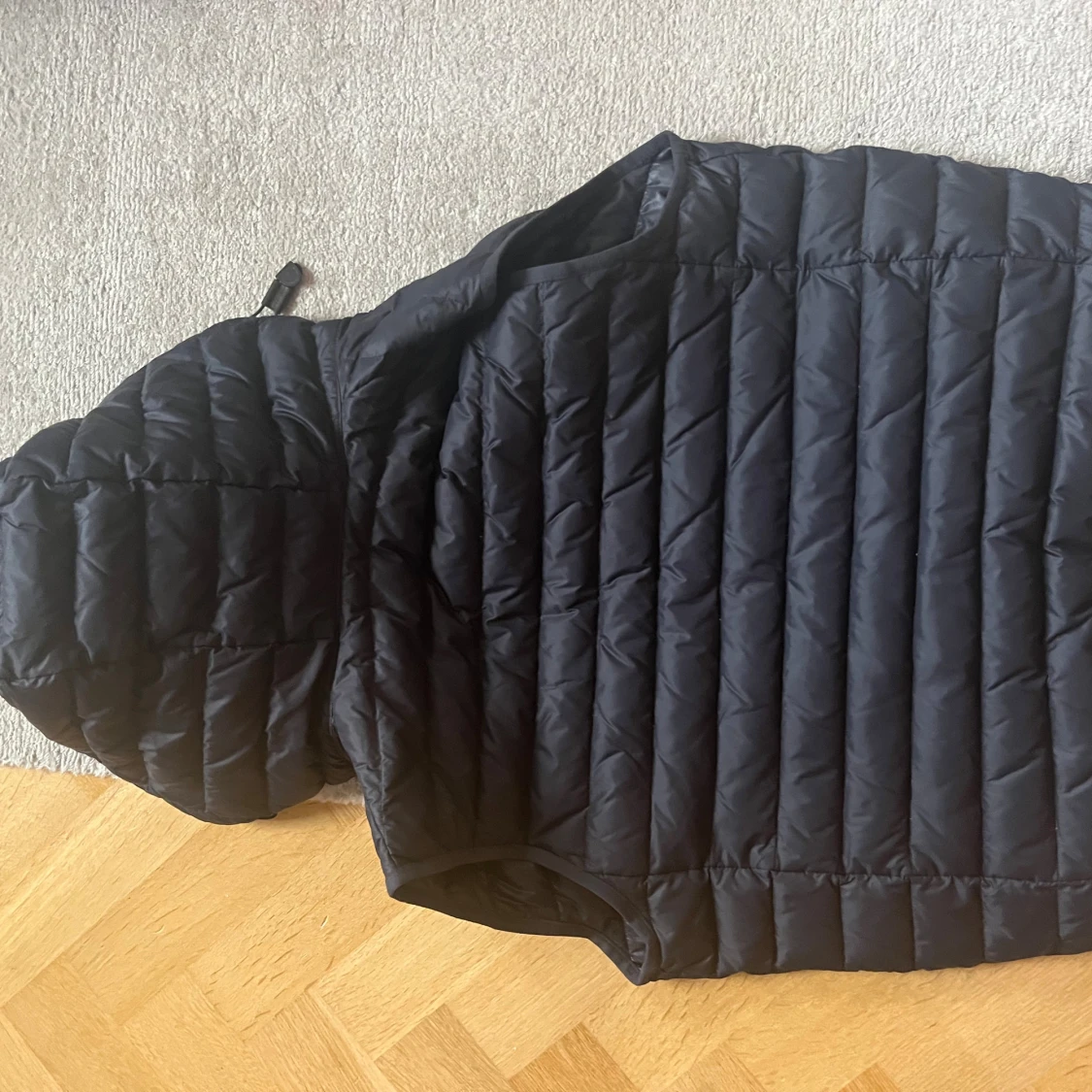 Mörkblå dunväst från Massimo Dutti - 1