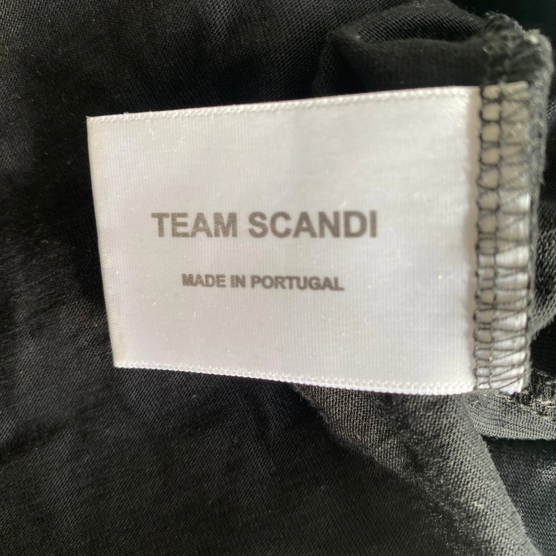 Svart Team Scandi t-shirt i bomull - 4