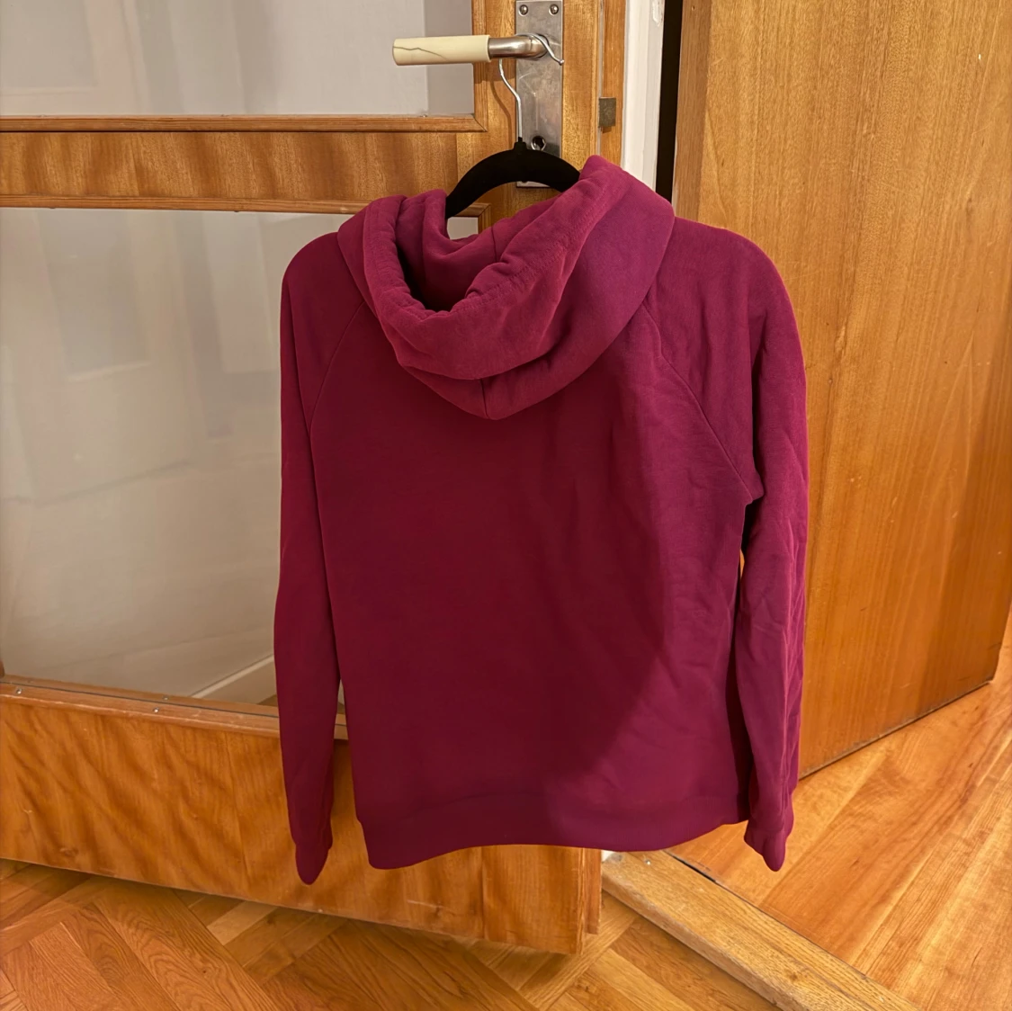 Vinröd hoodie Peak Performance - 3