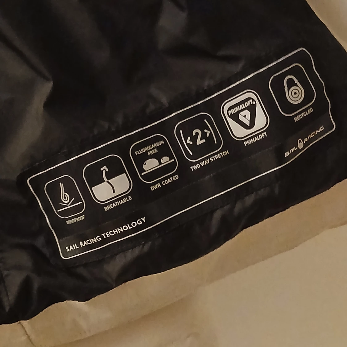 Beige vindjacka från Sail Racing - 3