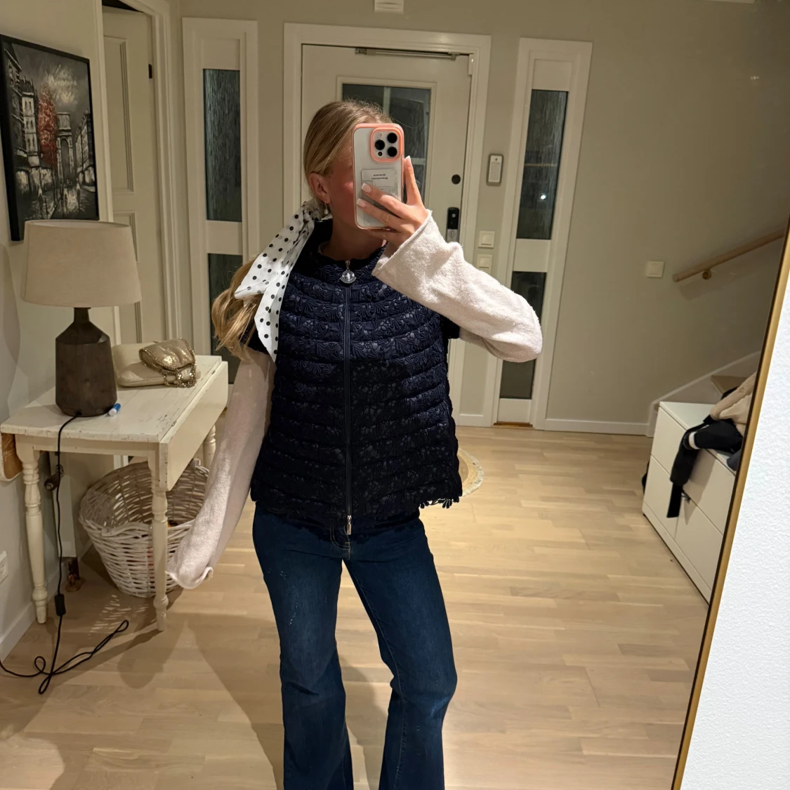 Mörkblå dunväst - 1