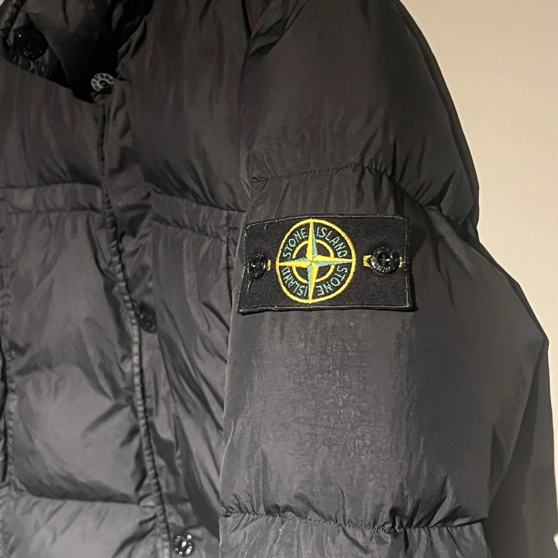 Svart dunjacka från Stone Island - 1