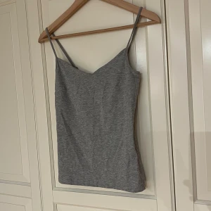Grått linne - Grått linne från Lager 157 i storlek XS. Använt enstaka gång.