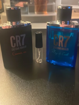 CR7 parfym game on och play it cool 4 ml bundle  - Två CR7 parfymer: Game On och Play It Cool. OBS:du får 4 ml av båda parfymerna .