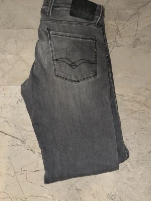 Replay anbass jeans - Säljer ett par replay jeans anbass. Kom privat med frågor eller mer bilder. Pris kan diskuteras vid snabb affär 