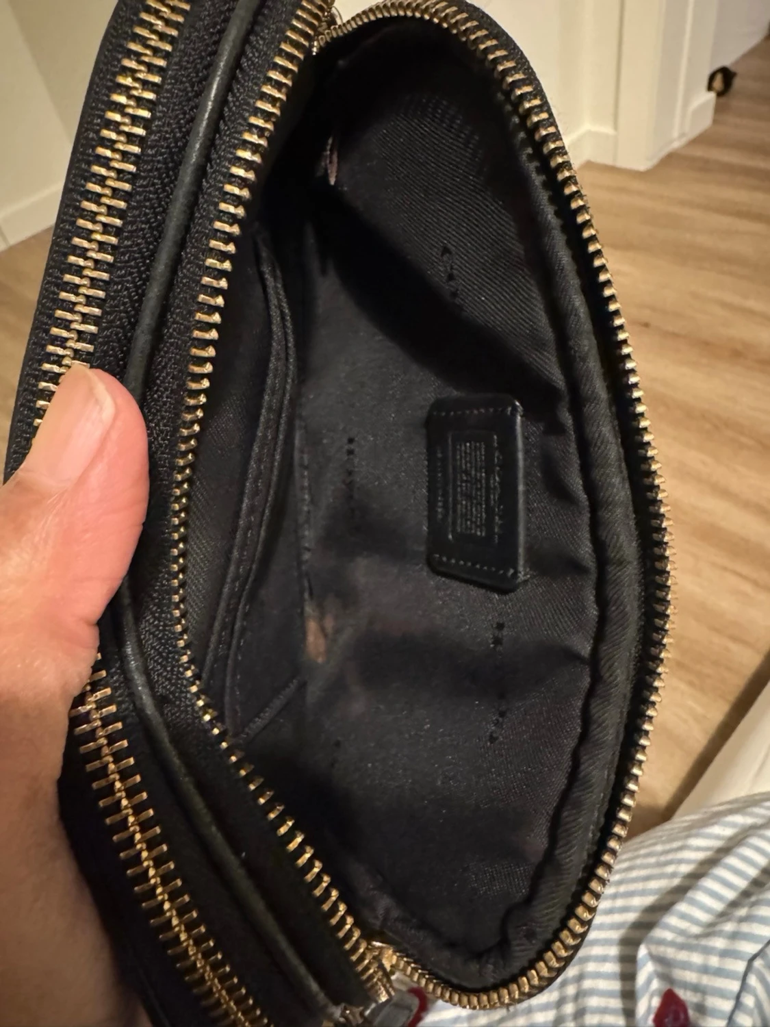 Svart axelväska från Coach i skinn - 2