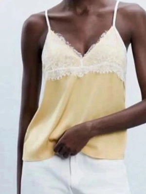 Gammalt Zara linne - Säljs ej längre stl S hör av er för frågor❤️