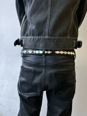 Undercover 06AW Stud Belt Bälte Archive - 108cm lång, helt ny bälte, passar för dig som vill ha ett unikt och lite smallare bälte
