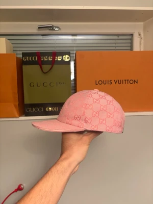 Rosa GG Keps - Storlek M, nytt skick 
