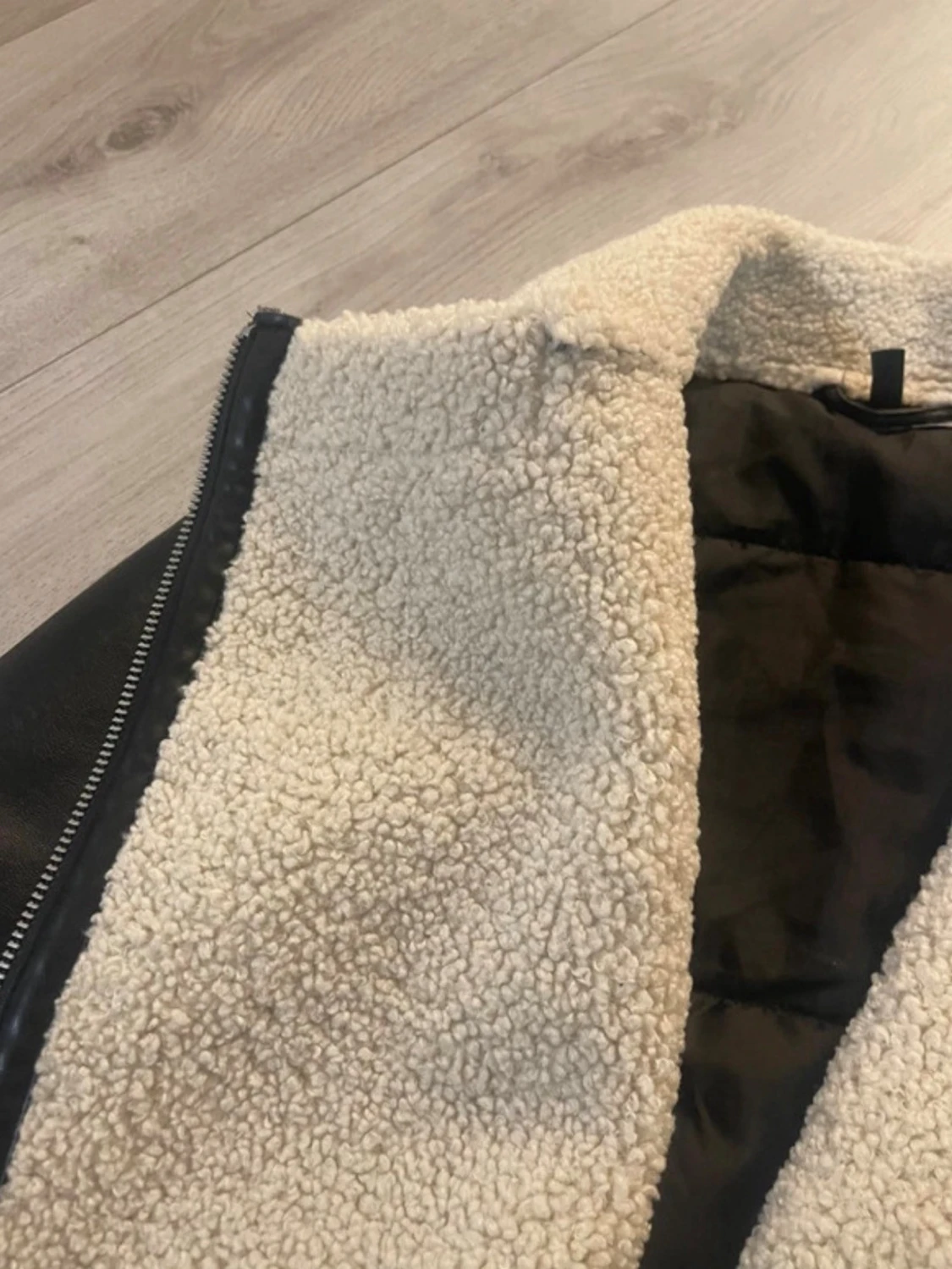 Svart teddyfodrad skinnjacka - 2