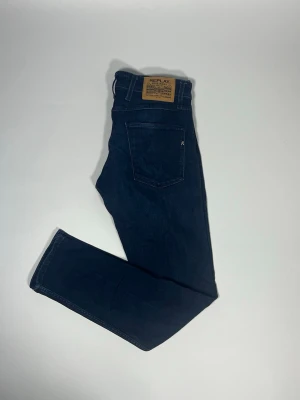 Replay anbass jeans - 👕 Plagg: Jeans                                                          📏 Storlek: 31/32                                                            🏷️ Märke/Modell: Replay anbass                                                 ✨ Skick: Fint skick                                                        💬 Vid frågor är det bara att skriva!                                                                                          🛍️ Gramenti