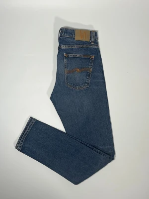Nudie jeans - 👕 Plagg: Jeans                                                          📏 Storlek: 30/32                                                            🏷️ Märke/Modell: Nudie                                                 ✨ Skick: Fint skick                                                        💬 Vid frågor är det bara att skriva!                                                                                          🛍️ Gramenti