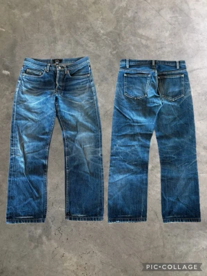 A.P.C. New Standard selvedge - Tjena! Säljer ett par A.P.C new standard jeans | Passform: Straight | Storlek: W28 | Skick mycket bra | Mått: Midja 37 cm, Ytterbenslängd 87 cm Benöppning 18cm