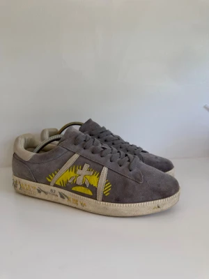 Premiata Skor - Säljer dessa Premiata Mocka Sneakers | Storlek 42 - fråga vid osäkerhet (för att få innermått) | Ställ gärna frågor vid övriga funderingar