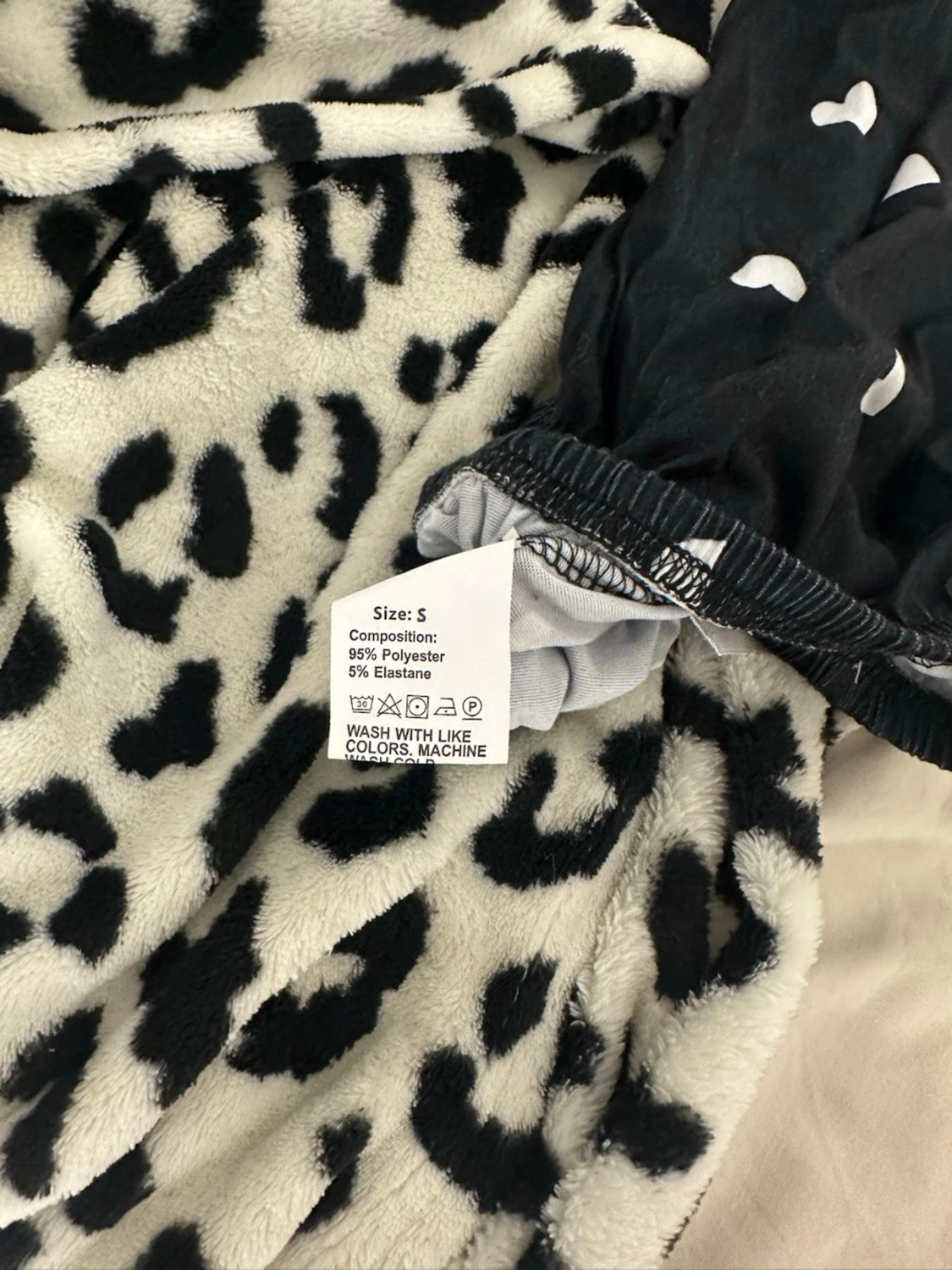 Svarta pyjamasbyxor med hjärtan - 1
